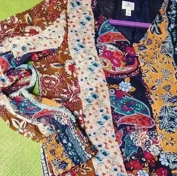 Dressbarn multi colored long blouse gathered sleeve, sheer and lined size S - Picture 14 of 14